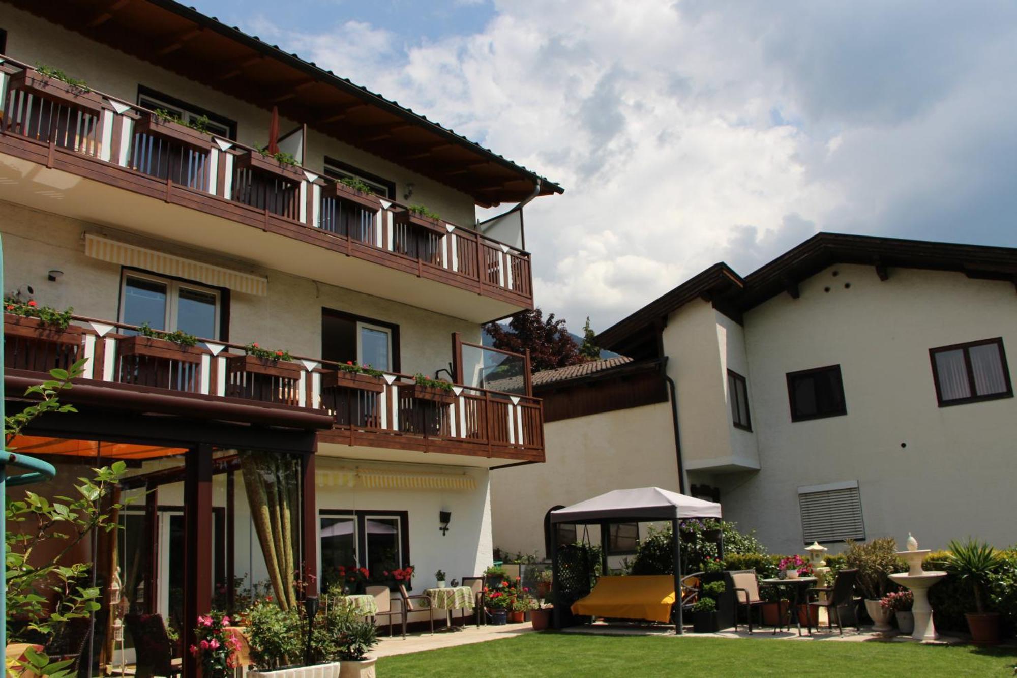 Haus Riedl Hotel Seeboden Ngoại thất bức ảnh
